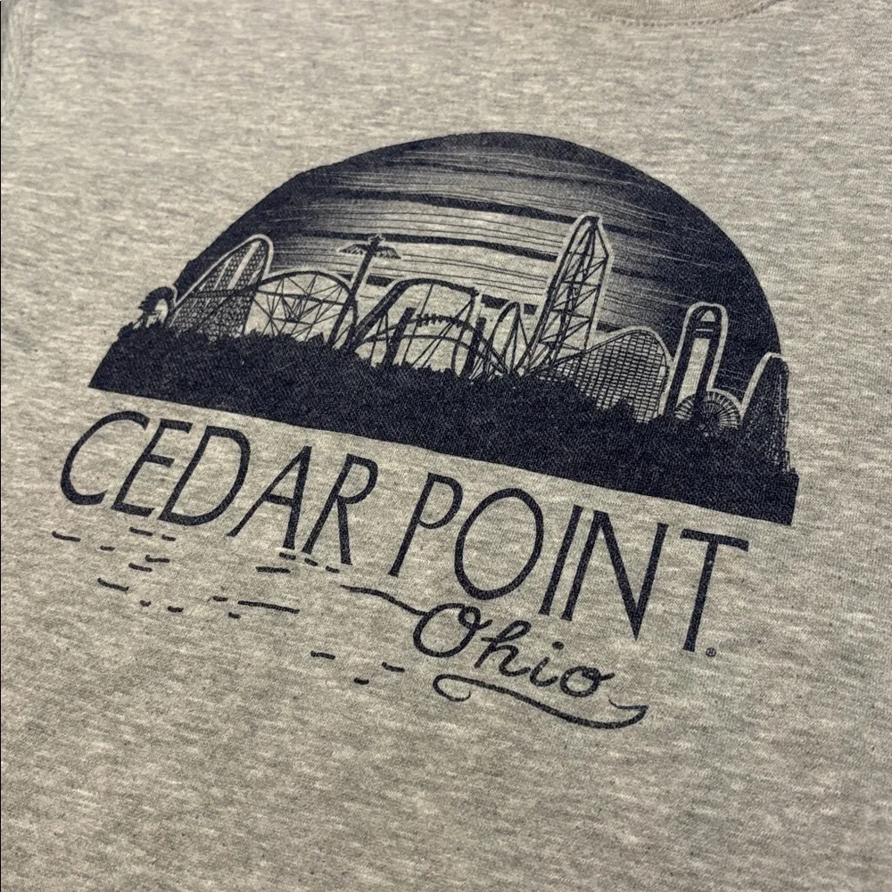 Cedar Point Crop Sweatshirt-Women’s SZ Small - Picture 2 of 6